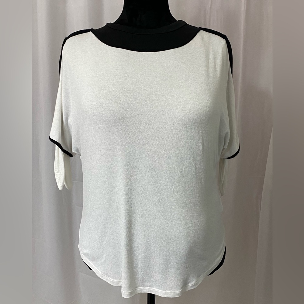 Cream Cold Shoulder T-Shirt Blouse in L